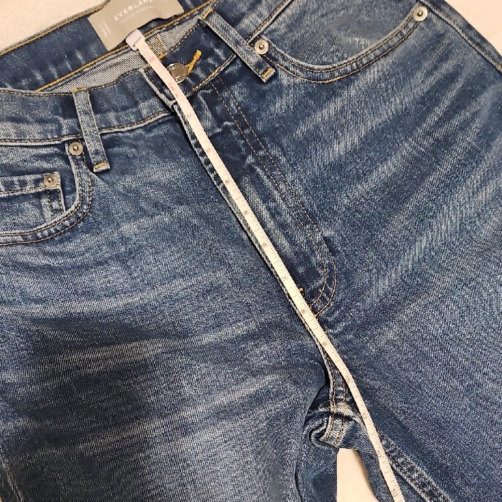 Everlane The Cheeky Straight Jeans in Medium Blue - Picture 10 of 14